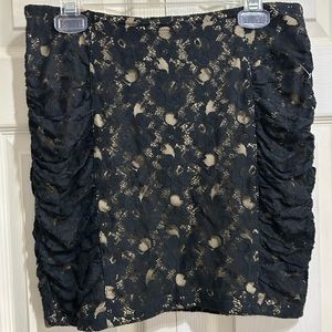 Umgee Black/Tan Mini Lace skirt in Size Large